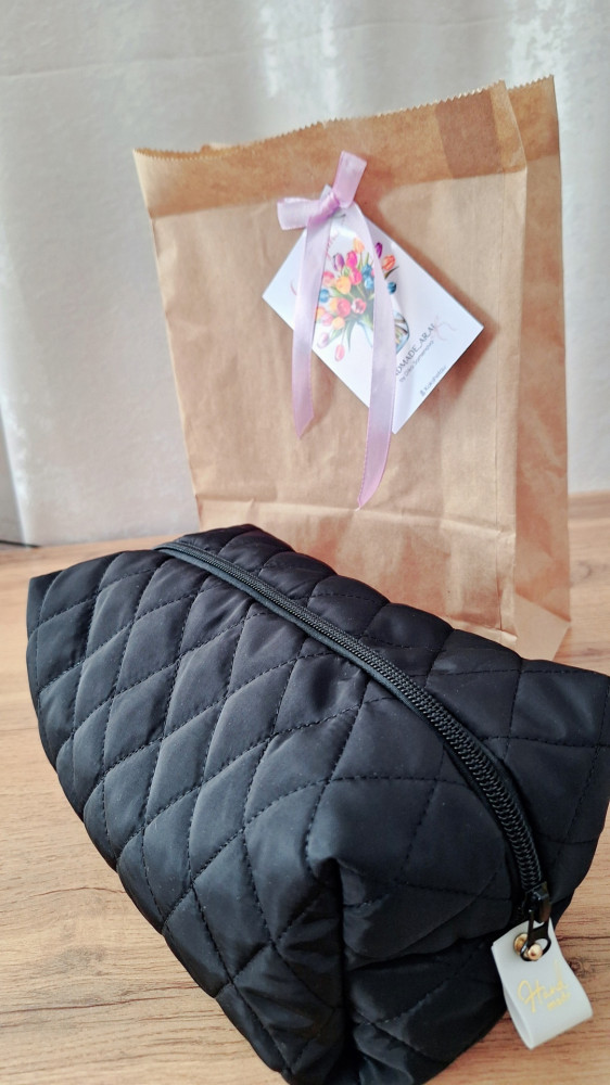 Косметичка ручной работы в стёганом стиле