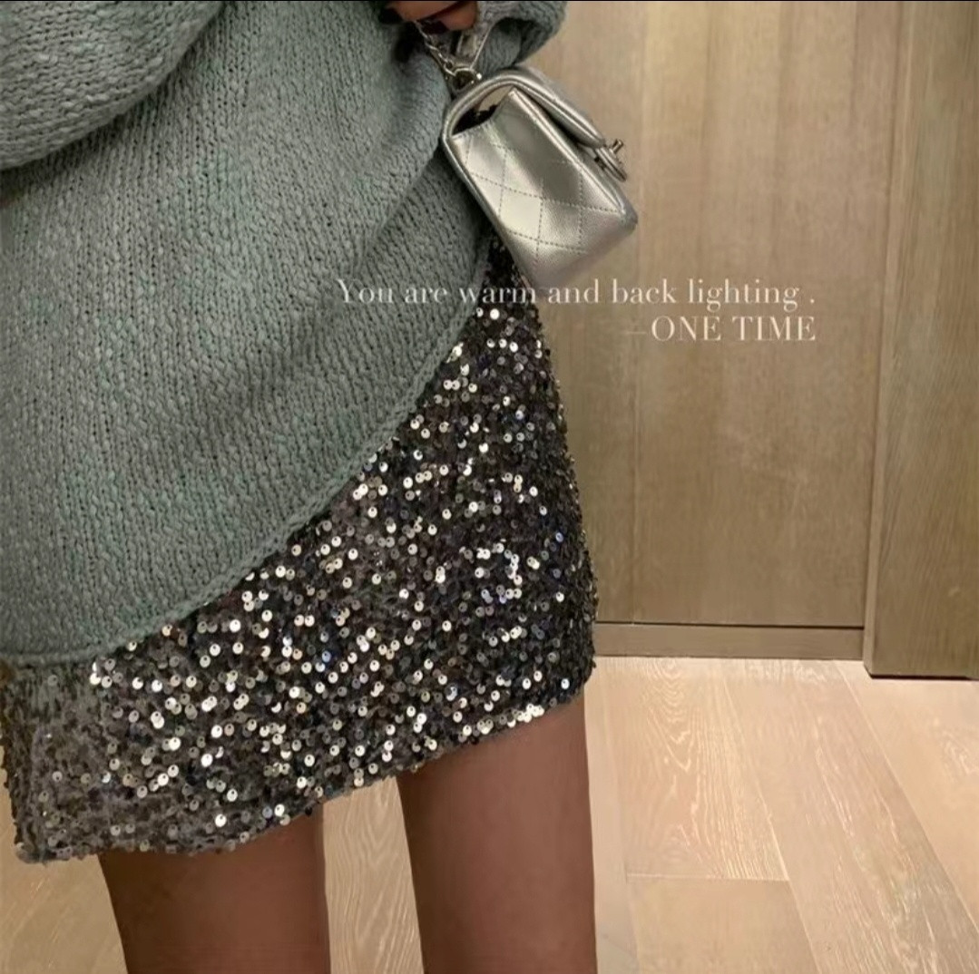 Женская мини-юбка с пайетками