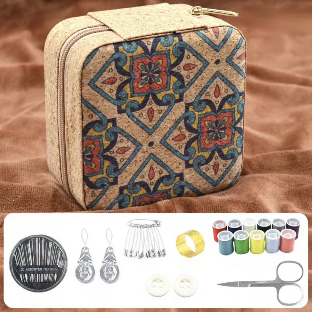 Набор для шитья в шкатулке