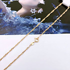 золотистый