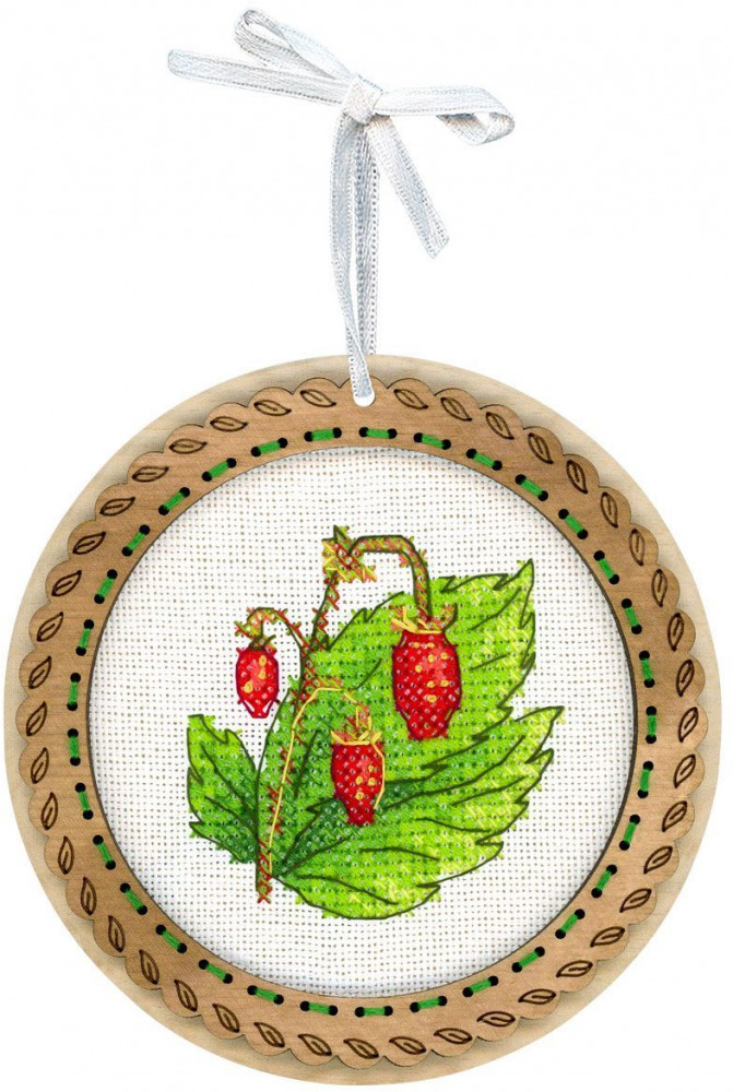 Набор для вышивания на деревянной основе «Дачные ягоды. Земляника» | Миниатюра | Щепка