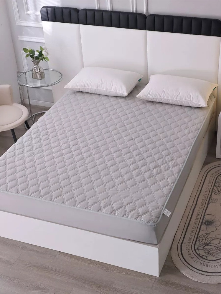 Наматрасник на резинке