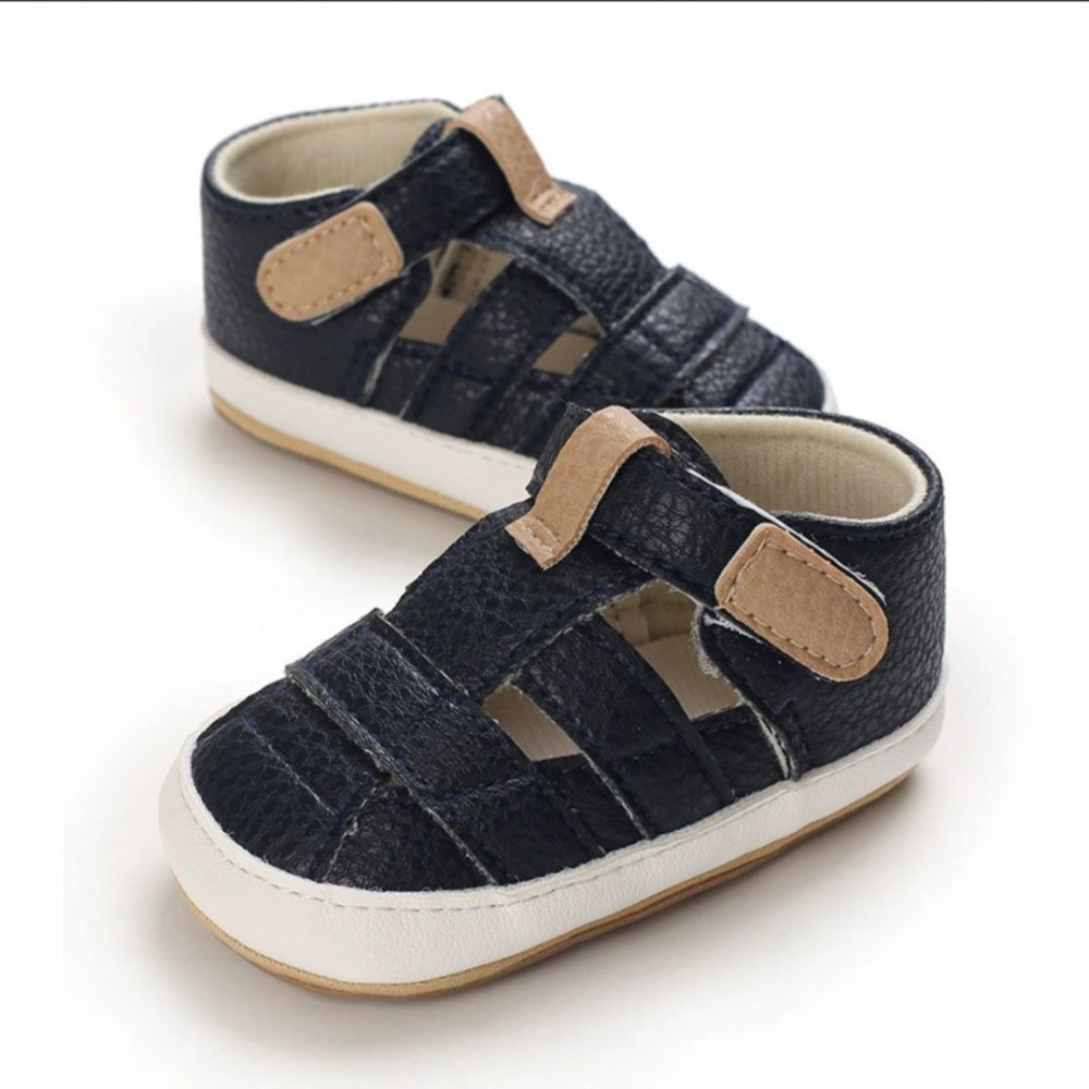 Пинетки-сандалии для малышей