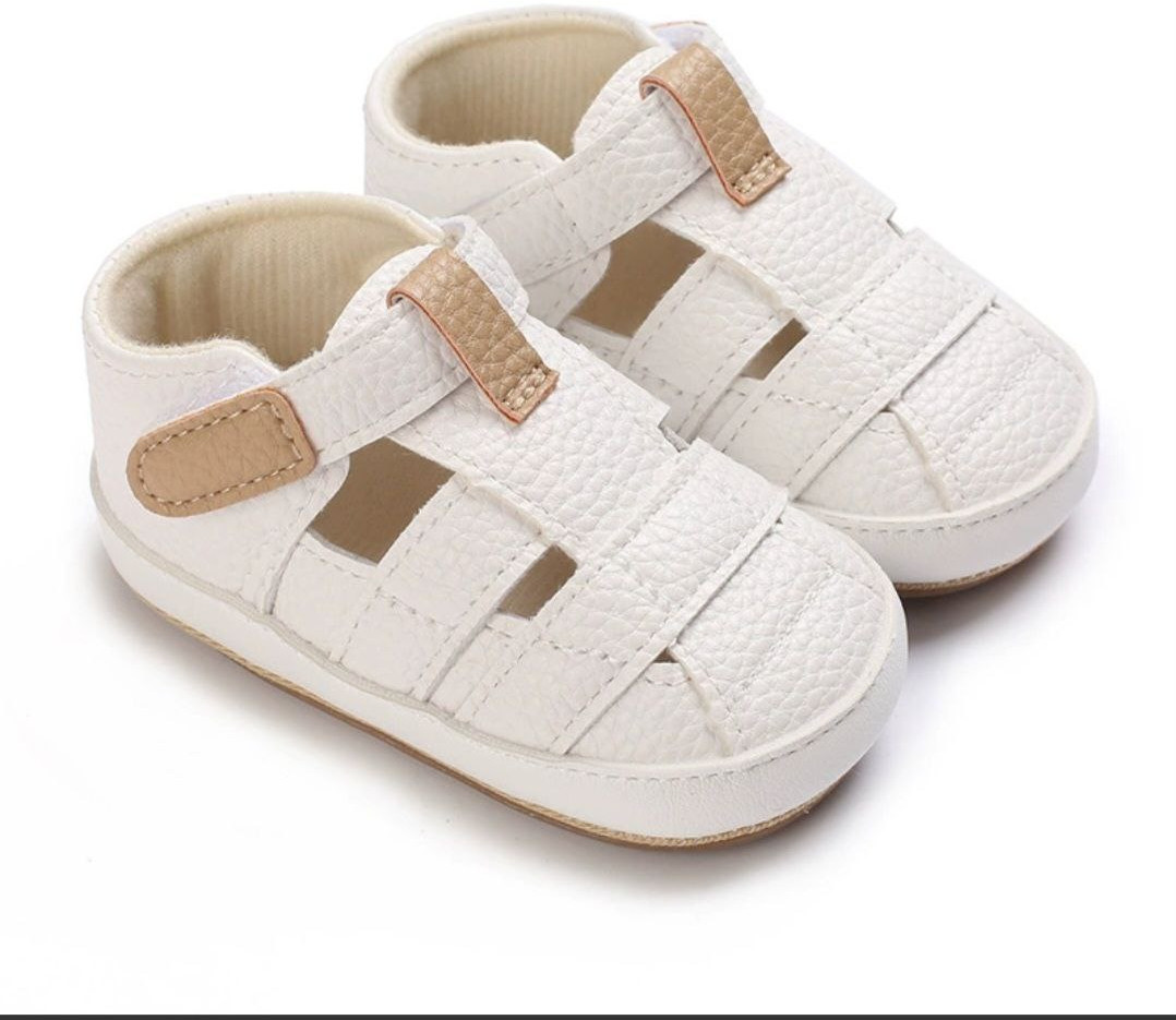 Пинетки-сандалии для малышей