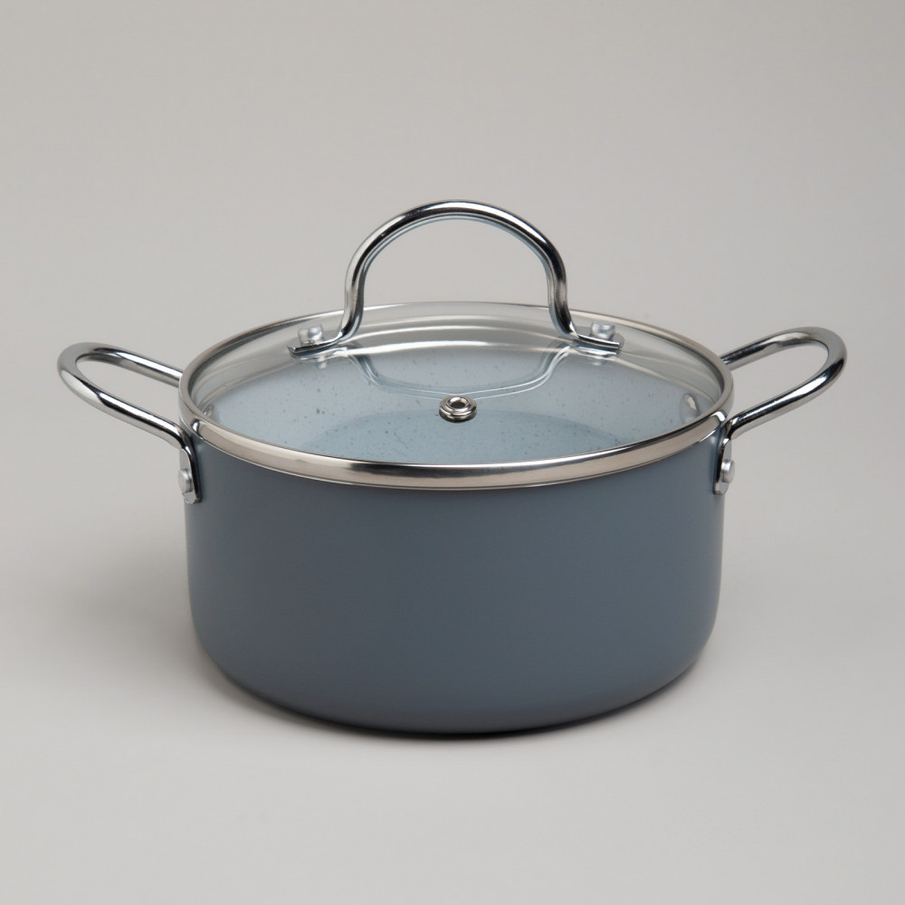 Кастрюля с крышкой