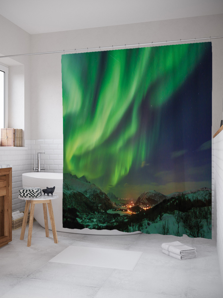 Штора для ванной с водоотталкивающей пропиткой «Северное сияние в небе» | JoyArty
