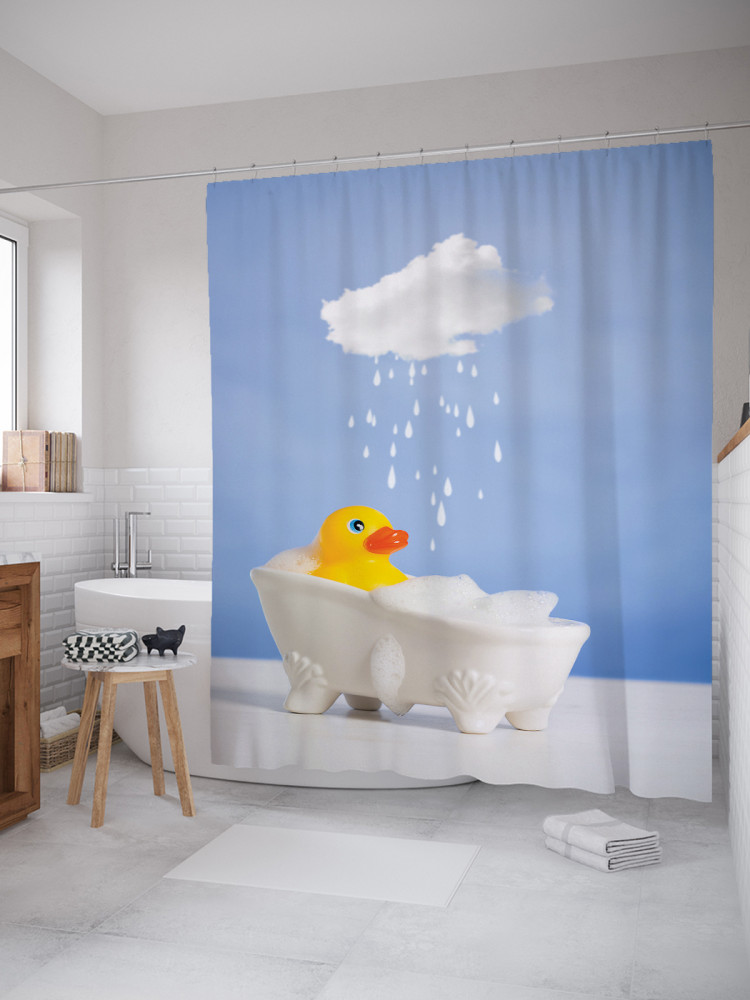Штора для ванной с водоотталкивающей пропиткой «Утенок принимает душ» | JoyArty