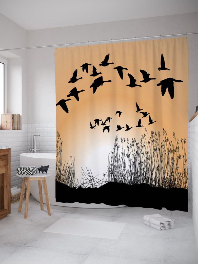 Штора для ванной с водоотталкивающей пропиткой «Утки над полем» | JoyArty