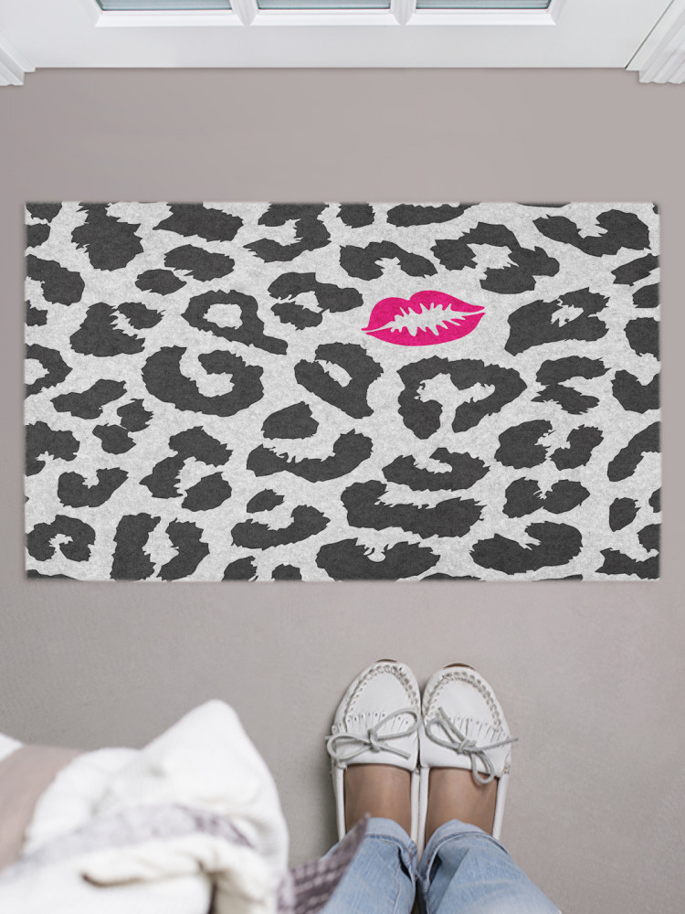 Коврик придверный «Поцелуй леопарда» | JoyArty