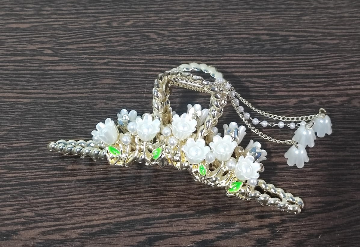 Заколка-краб для волос «Белая фея»