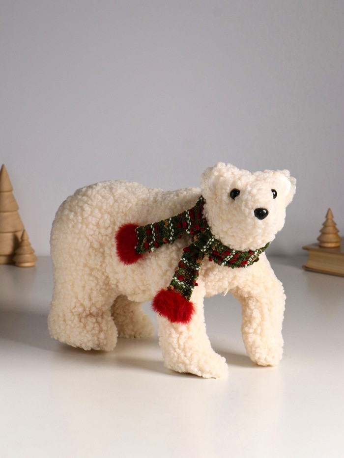 Фигурка «Белый медведь в новогоднем шарфе»