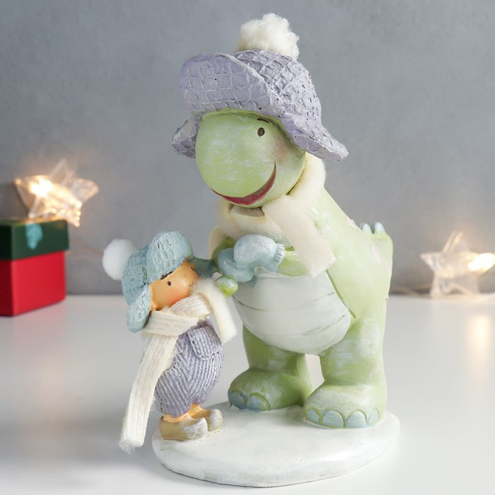 Фигурка «Малыш и динозаврик в шапочках»