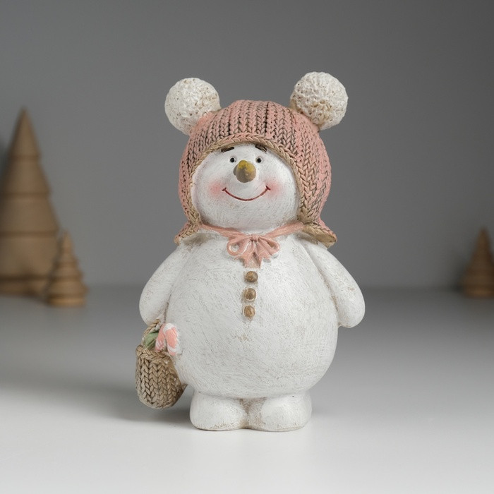Фигурка «Снеговик в шапке с помпошками»