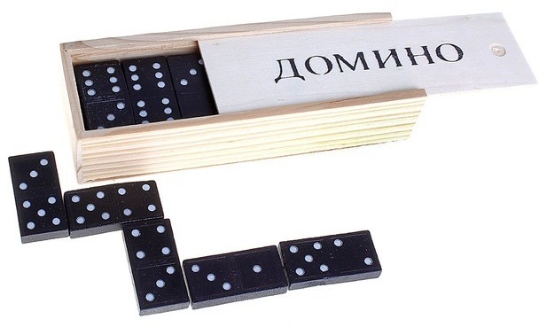 Домино черное, в деревянной коробке