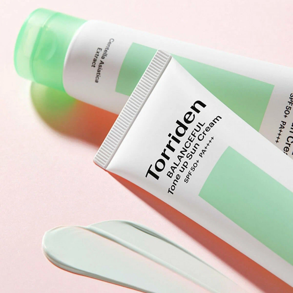 Солнцезащитный крем с экстрактом центеллы «Balanceful Tone Up» SPF 50+ PA++++ | Torriden