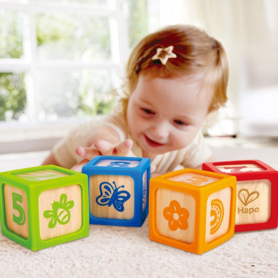 Набор детских кубиков деревянных в силиконовых чехлах