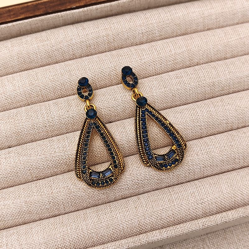 Вечерние серьги «Сапфировая капля»