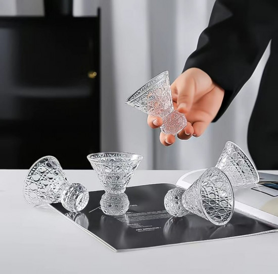 Набор дизайнерских рюмок с фактурным стеклом