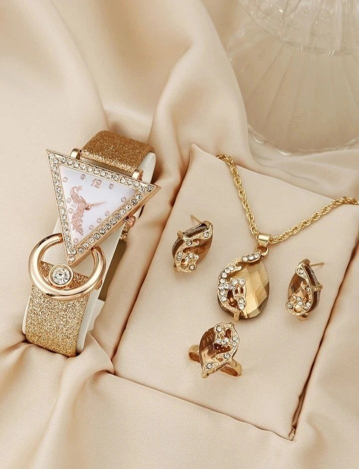 Бижутерный набор с часами женский