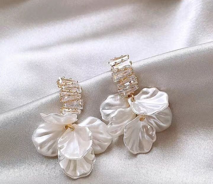 Серьги для женщин «Лепестки»