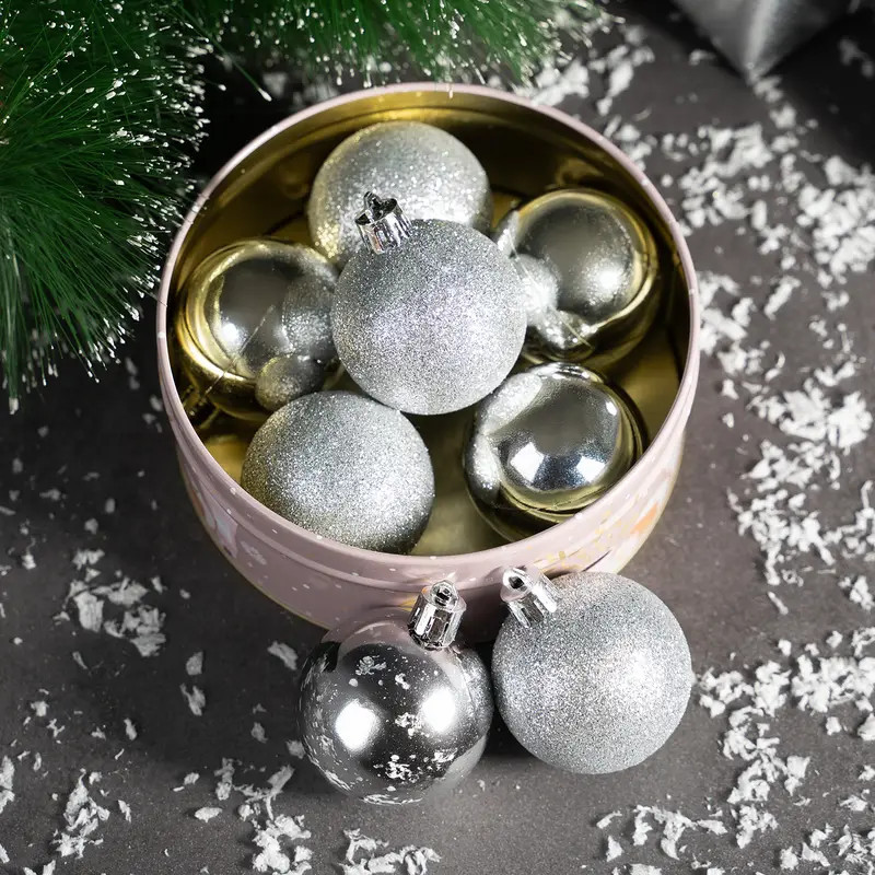 Набор елочных шаров