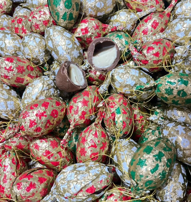 Шоколадные конфеты с начинкой «Шишки разноцветные новогодние»