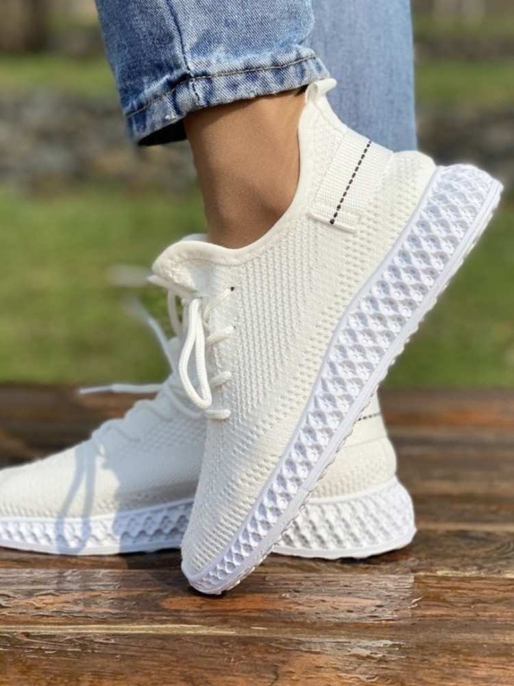 Кроссовки женские