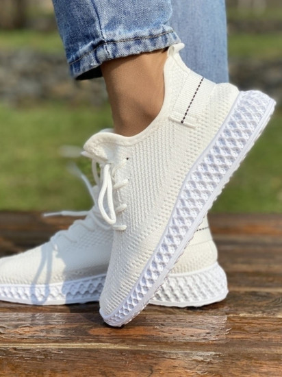 Кроссовки женские