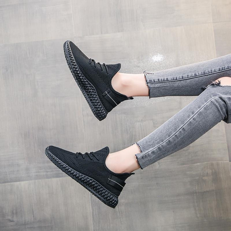 Кроссовки женские