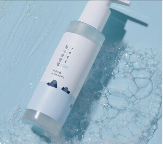 Мягкий гель для умывания с морской водой «1025 Dokdo Cleansing Gel»