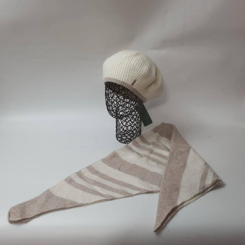 Комплект женский с беретом и бактусом