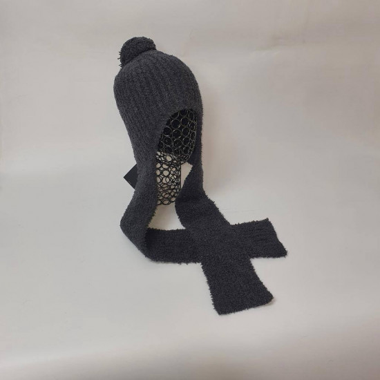 Ушанка однотонная с бубоном из плюша на флисе