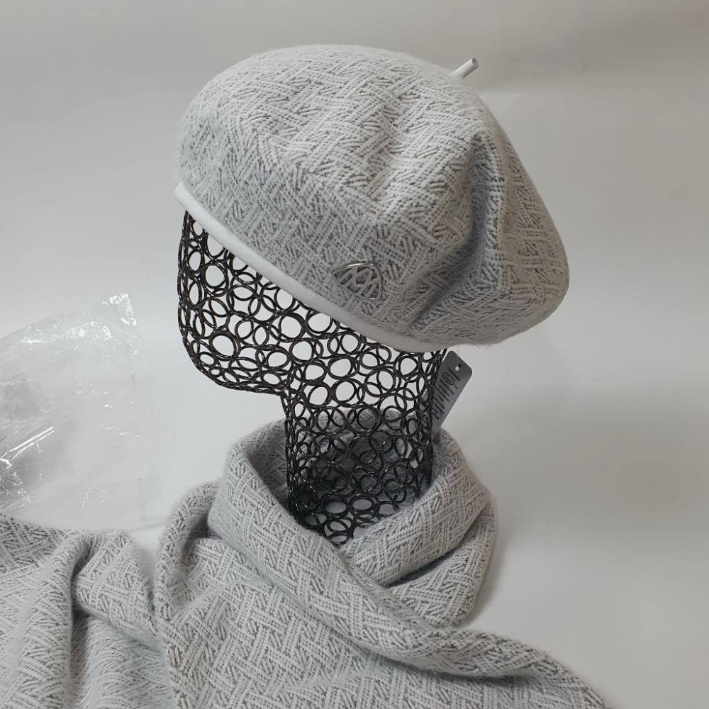 Комплект для женщин из берета с шарфом | Gerda