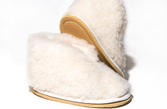 Бабуши-мини из овечьего меха