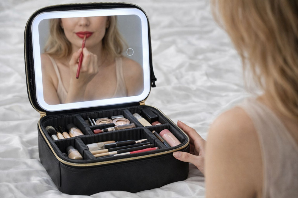 Косметичка с LED-зеркалом