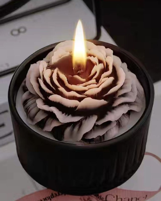 Ароматическая свеча «Камелия»