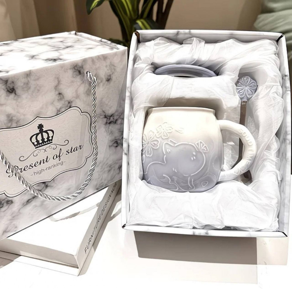 Кружка с блюдцем и ложкой