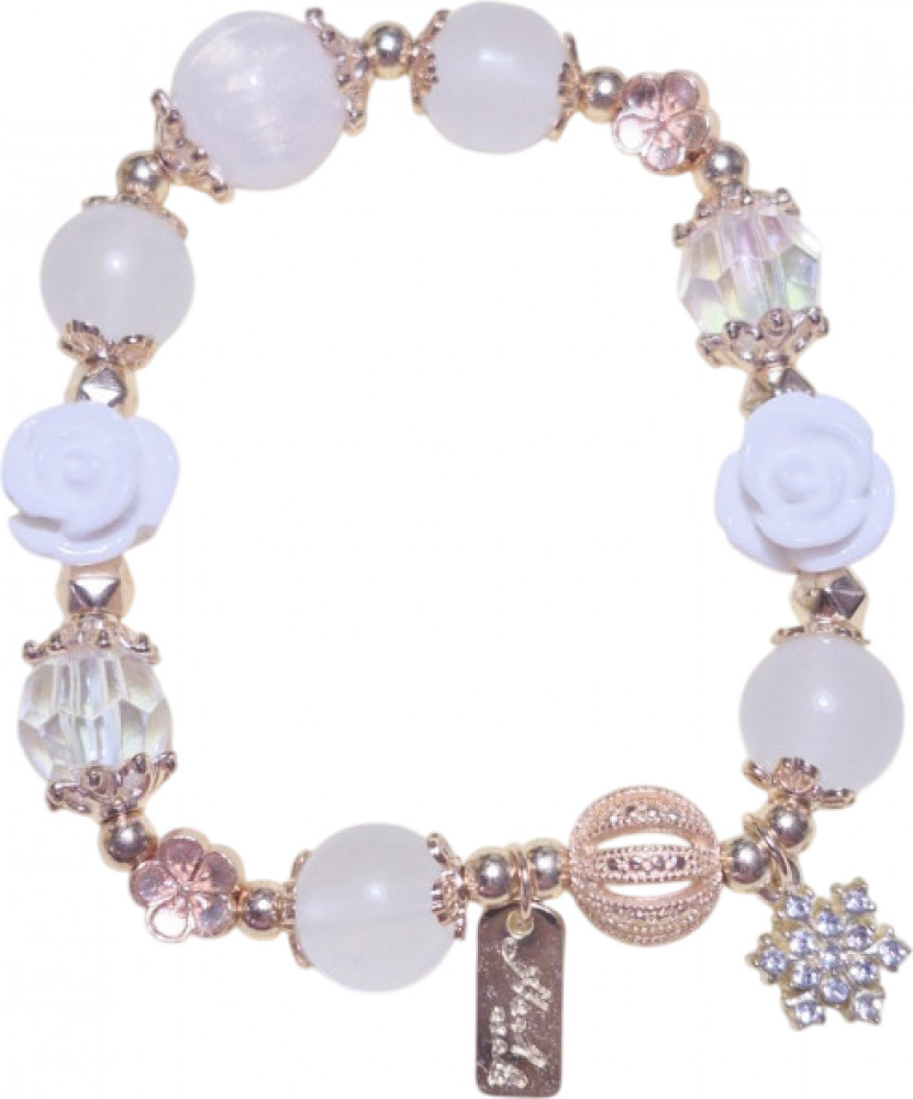 Браслет с бусинами и подвесками