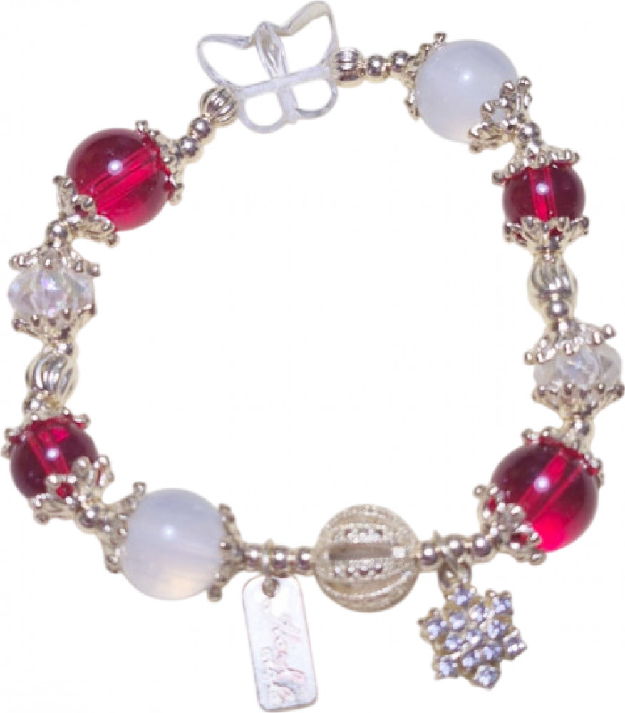 Браслет с бусинами и подвесками