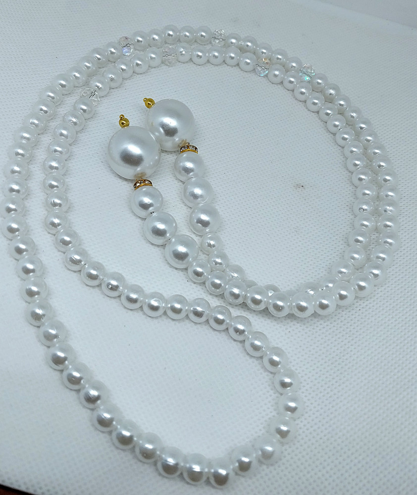 Сотуар из белых бусин, имитация жемчуга