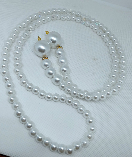 Сотуар из белых бусин, имитация жемчуга