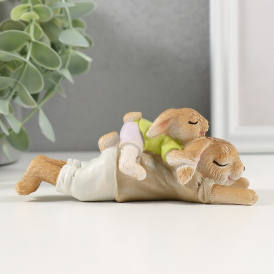 Фигурка «Милые зайки спят»