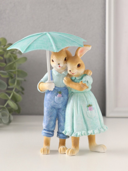 Фигурка «Парочка кроликов в голубых нарядах под зонтом»