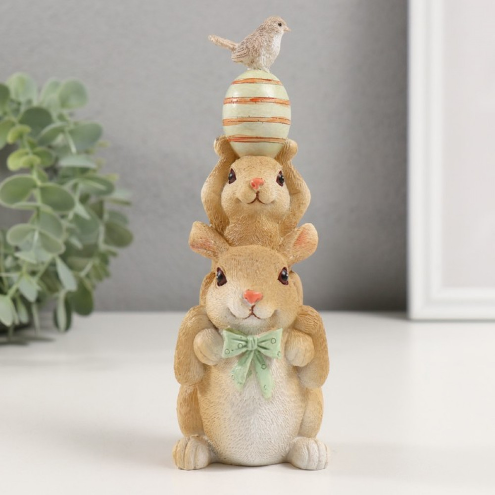 Фигурка «Пирамидка: Зайчики с пасхальным яичком и птичкой»