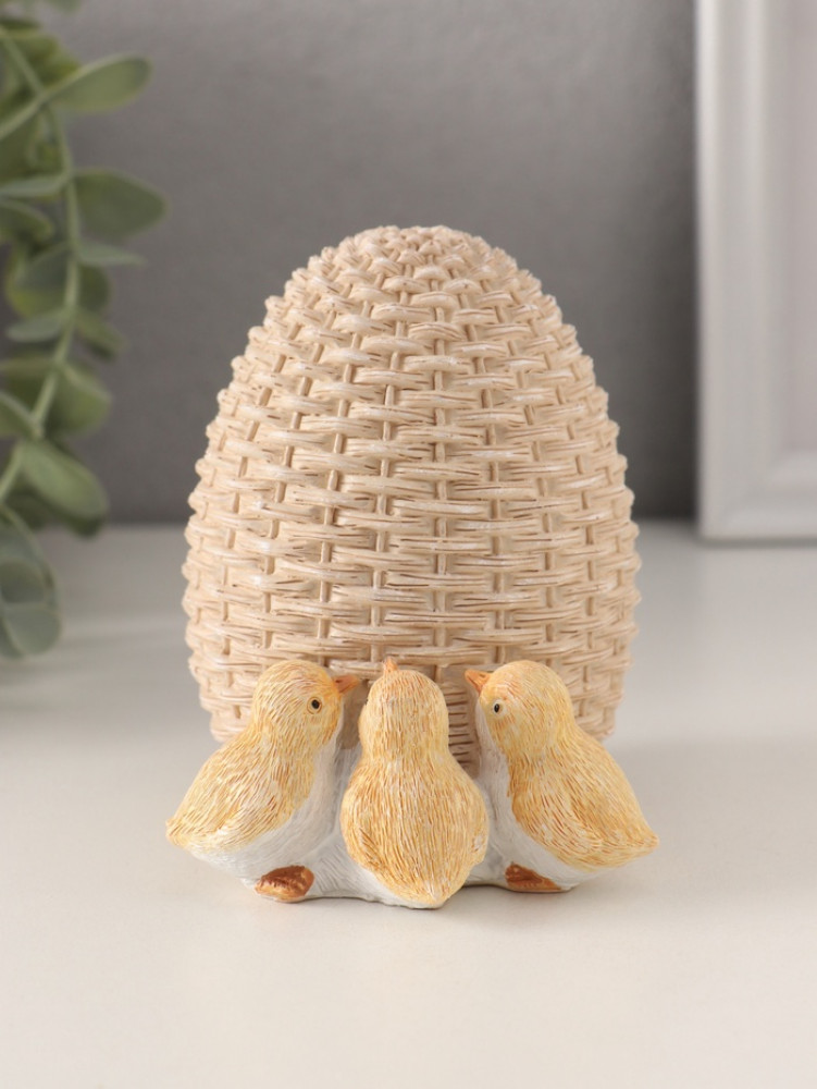 Фигурка «Цыплята у плетёного яичка»