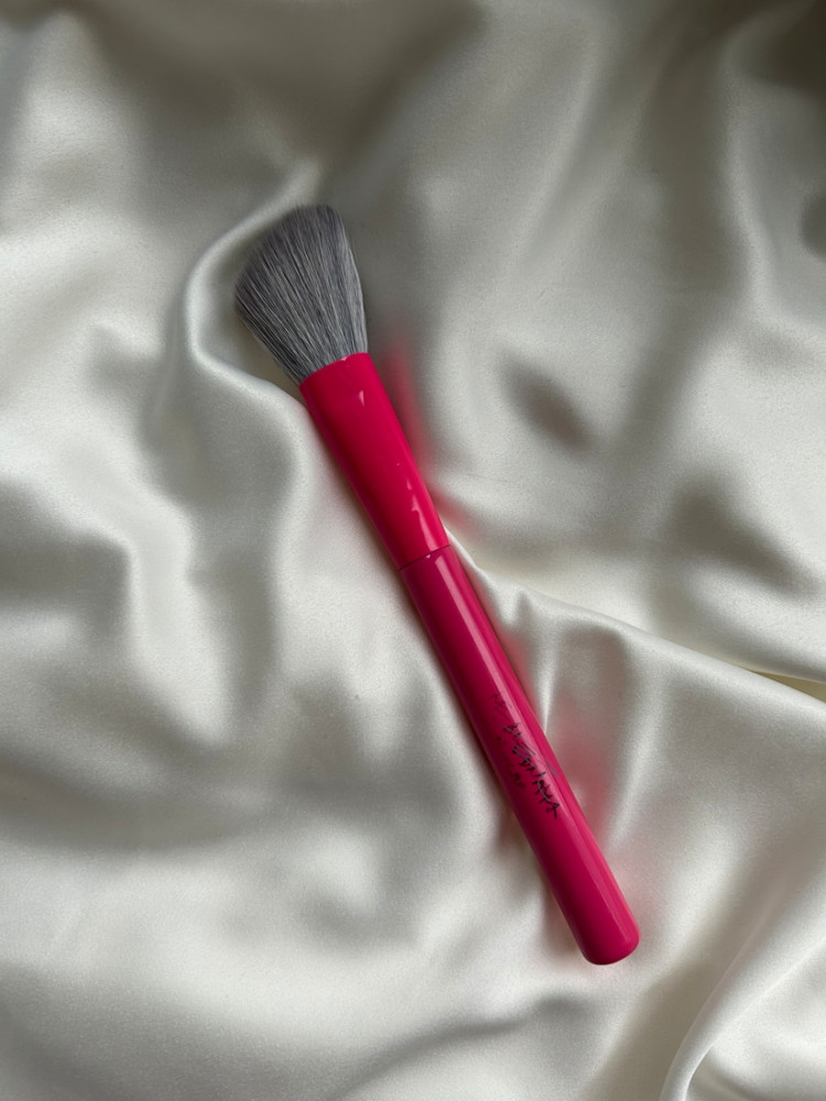 кисть Pink Trixy, | Ne Blednaya by Gev Mua