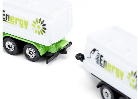 Грузовик с автоцистерной и прицепом