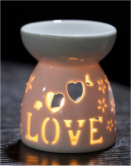 Аромалампа для эфирных масел «Love is...»