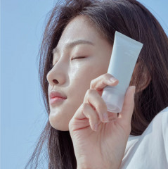 Крем солнцезащитный для лица и тела SPF50+PA++++ «Dual Barrier Watery Sun Cream» - Фото 6