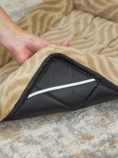 Лежанка для собак и кошек меховая